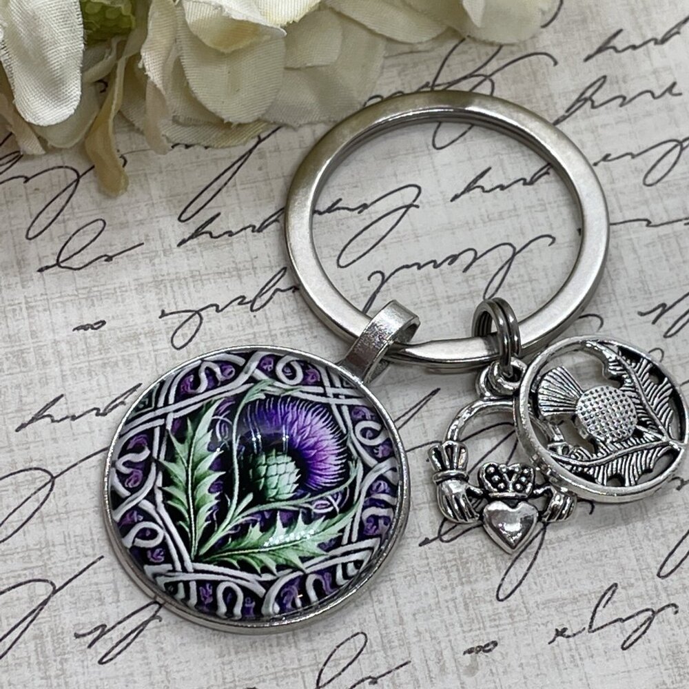 Scottish Thistle Keychain Key Claddagh Heart Gift Box Necklace Irish Crown New - Picture 2 of 16